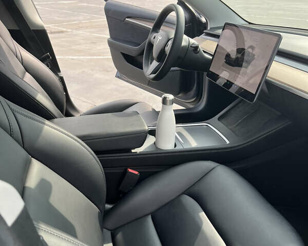 Тесла Модель 3 2022 в Киеве на Automoto.ua Серый Тесла Модель 3, объемом двигателя 0 л и пробегом 101 тыс. км за 25000 $, фото 11 на Automoto.ua