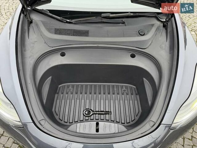 Серый Тесла Модель 3, объемом двигателя 0 л и пробегом 46 тыс. км за 20000 $, фото 66 на Automoto.ua