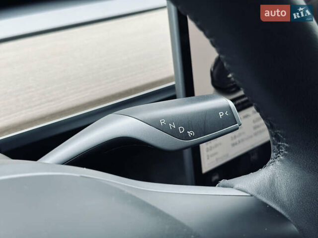 Серый Тесла Модель 3, объемом двигателя 0 л и пробегом 53 тыс. км за 18999 $, фото 50 на Automoto.ua