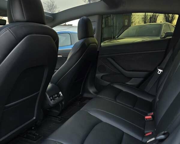 Сірий Тесла Модель 3, об'ємом двигуна 0 л та пробігом 86 тис. км за 18900 $, фото 16 на Automoto.ua