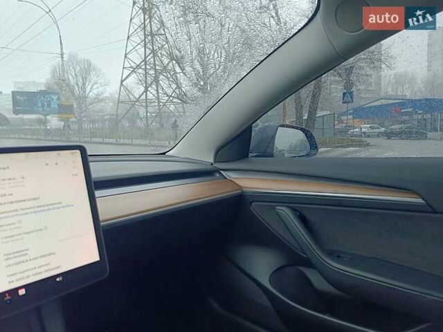 Серый Тесла Модель 3, объемом двигателя 0 л и пробегом 28 тыс. км за 21000 $, фото 2 на Automoto.ua