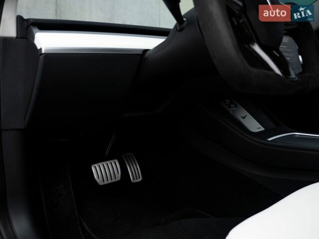 Серый Тесла Модель 3, объемом двигателя 0 л и пробегом 29 тыс. км за 21600 $, фото 24 на Automoto.ua