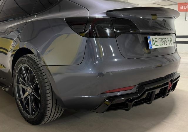 Серый Тесла Модель 3, объемом двигателя 0 л и пробегом 41 тыс. км за 28200 $, фото 12 на Automoto.ua