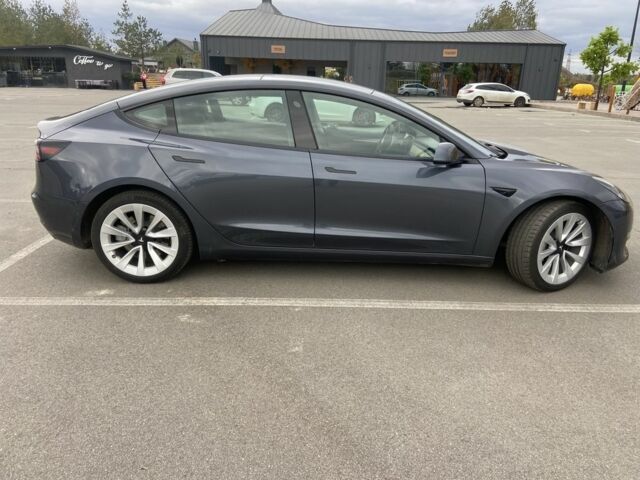 Тесла Модель 3 2022 у Києві на Automoto.ua Сірий Тесла Модель 3, об'ємом двигуна 1 л та пробігом 130 тис. км за 19200 $, фото 2 на Automoto.ua