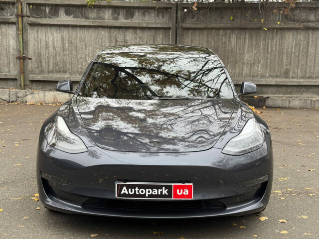 Серый Тесла Модель 3, объемом двигателя 0 л и пробегом 49 тыс. км за 27490 $, фото 1 на Automoto.ua