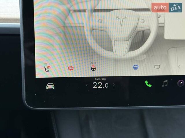 Серый Тесла Модель 3, объемом двигателя 0 л и пробегом 46 тыс. км за 20000 $, фото 127 на Automoto.ua