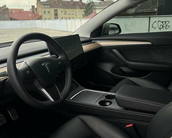 Серый Тесла Модель 3, объемом двигателя 0 л и пробегом 23 тыс. км за 33000 $, фото 7 на Automoto.ua
