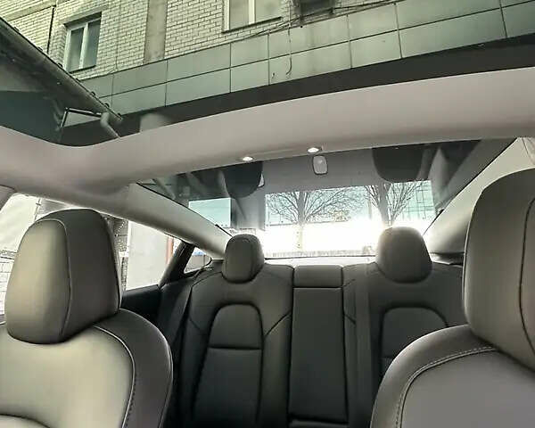 Серый Тесла Модель 3, объемом двигателя 0 л и пробегом 52 тыс. км за 21000 $, фото 7 на Automoto.ua