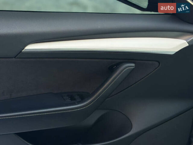Серый Тесла Модель 3, объемом двигателя 0 л и пробегом 133 тыс. км за 27000 $, фото 12 на Automoto.ua