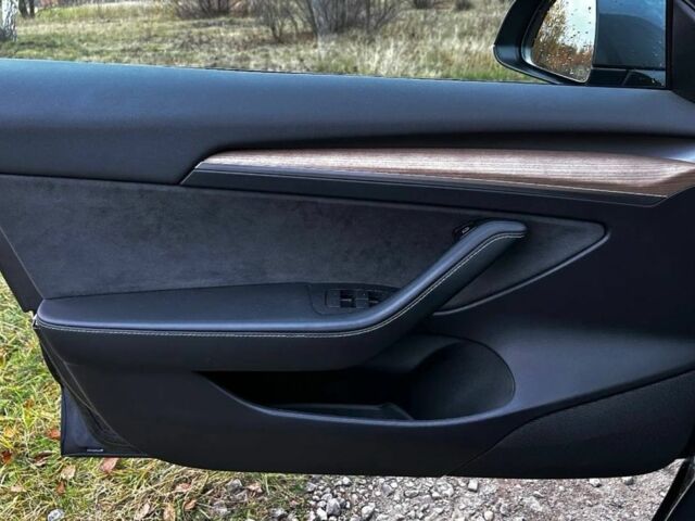 Серый Тесла Модель 3, объемом двигателя 0 л и пробегом 96 тыс. км за 11700 $, фото 13 на Automoto.ua