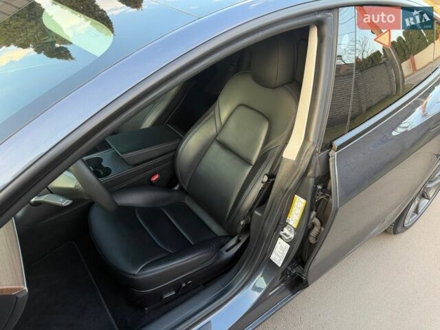 Сірий Тесла Модель 3, об'ємом двигуна 0 л та пробігом 54 тис. км за 22300 $, фото 17 на Automoto.ua