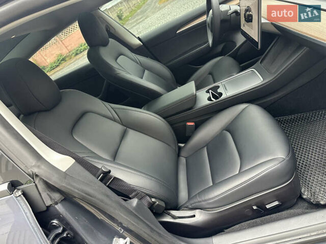 Серый Тесла Модель 3, объемом двигателя 0 л и пробегом 68 тыс. км за 24600 $, фото 37 на Automoto.ua