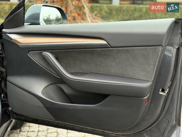 Серый Тесла Модель 3, объемом двигателя 0 л и пробегом 46 тыс. км за 20000 $, фото 87 на Automoto.ua