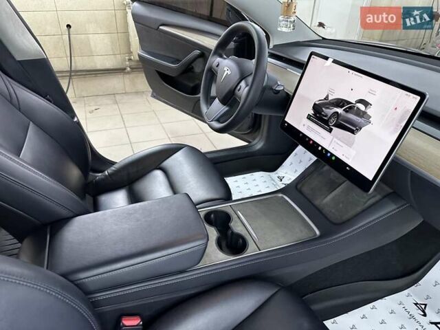 Серый Тесла Модель 3, объемом двигателя 0 л и пробегом 57 тыс. км за 19999 $, фото 25 на Automoto.ua