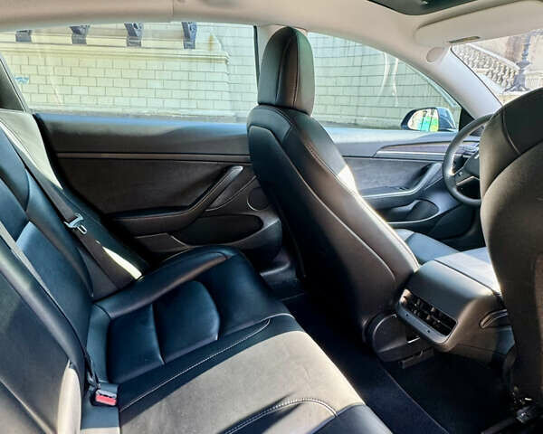 Сірий Тесла Модель 3, об'ємом двигуна 0 л та пробігом 53 тис. км за 22000 $, фото 4 на Automoto.ua