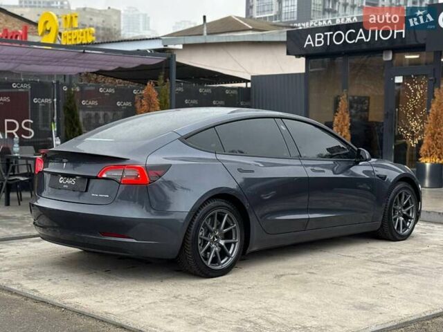 Серый Тесла Модель 3, объемом двигателя 0 л и пробегом 160 тыс. км за 19500 $, фото 3 на Automoto.ua