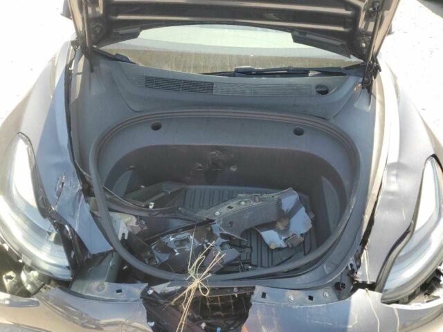 Серый Тесла Модель 3, объемом двигателя 0 л и пробегом 46 тыс. км за 15500 $, фото 6 на Automoto.ua