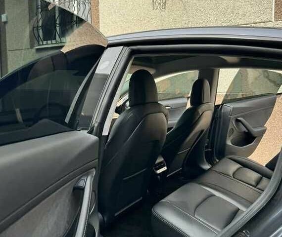 Тесла Модель 3 2022 у Києві на Automoto.ua Сірий Тесла Модель 3, об'ємом двигуна 0 л та пробігом 37 тис. км за 16000 $, фото 8 на Automoto.ua