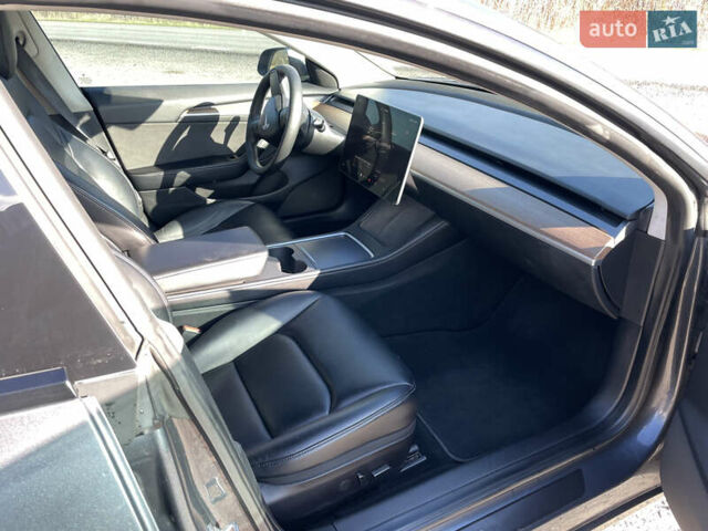 Серый Тесла Модель 3, объемом двигателя 0 л и пробегом 119 тыс. км за 20900 $, фото 7 на Automoto.ua