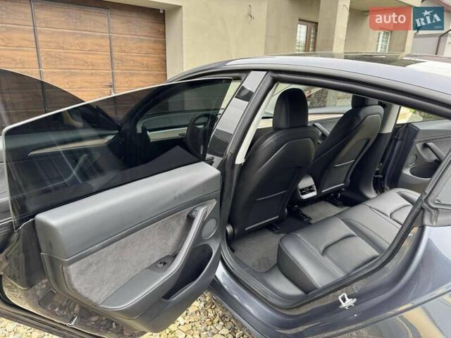 Сірий Тесла Модель 3, об'ємом двигуна 0 л та пробігом 41 тис. км за 24500 $, фото 9 на Automoto.ua