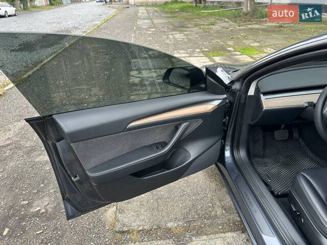 Серый Тесла Модель 3, объемом двигателя 0 л и пробегом 68 тыс. км за 24600 $, фото 23 на Automoto.ua