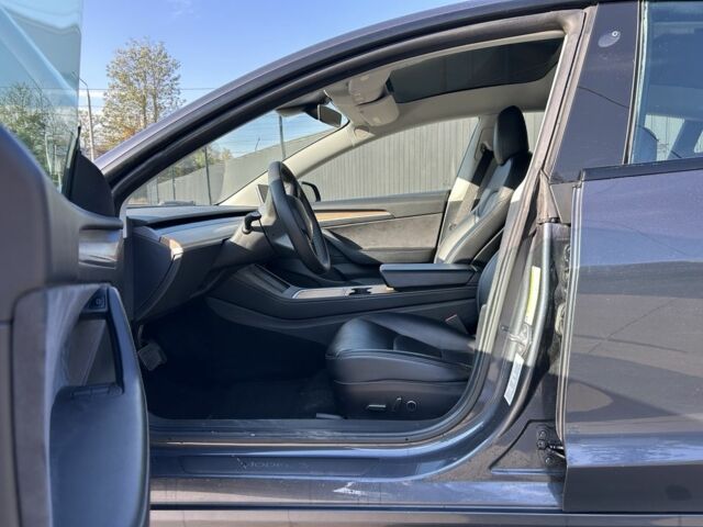 Сірий Тесла Модель 3, об'ємом двигуна 0 л та пробігом 59 тис. км за 22700 $, фото 3 на Automoto.ua