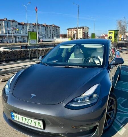 Серый Тесла Модель 3, объемом двигателя 0 л и пробегом 64 тыс. км за 21000 $, фото 2 на Automoto.ua
