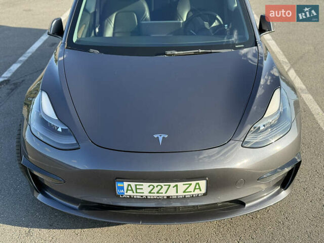 Серый Тесла Модель 3, объемом двигателя 0 л и пробегом 48 тыс. км за 24500 $, фото 6 на Automoto.ua