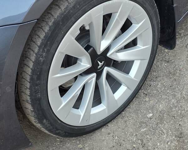 Серый Тесла Модель 3, объемом двигателя 0 л и пробегом 86 тыс. км за 18900 $, фото 19 на Automoto.ua