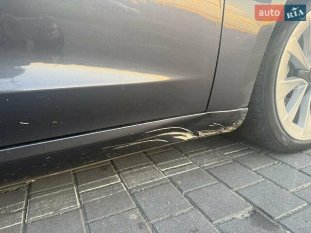 Серый Тесла Модель 3, объемом двигателя 0 л и пробегом 220 тыс. км за 17000 $, фото 3 на Automoto.ua