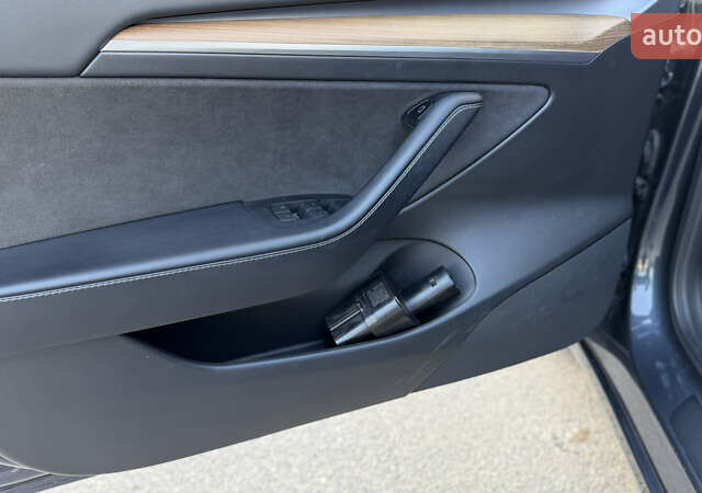 Сірий Тесла Модель 3, об'ємом двигуна 0 л та пробігом 88 тис. км за 18100 $, фото 41 на Automoto.ua
