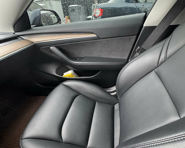 Сірий Тесла Модель 3, об'ємом двигуна 0 л та пробігом 75 тис. км за 19500 $, фото 14 на Automoto.ua