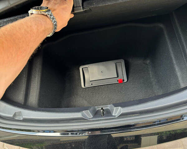 Серый Тесла Модель 3, объемом двигателя 0 л и пробегом 27 тыс. км за 20300 $, фото 15 на Automoto.ua