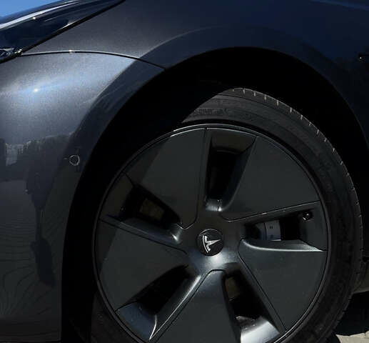 Серый Тесла Модель 3, объемом двигателя 0 л и пробегом 20 тыс. км за 24500 $, фото 11 на Automoto.ua