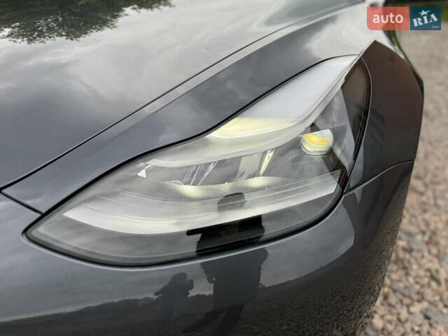 Сірий Тесла Модель 3, об'ємом двигуна 0 л та пробігом 47 тис. км за 17999 $, фото 3 на Automoto.ua