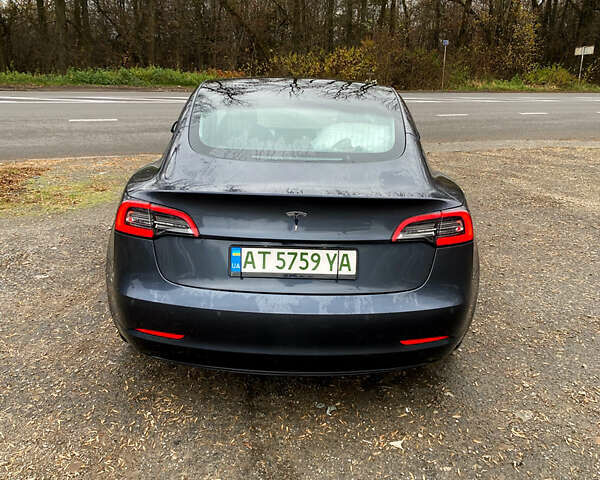 Серый Тесла Модель 3, объемом двигателя 0 л и пробегом 101 тыс. км за 16650 $, фото 2 на Automoto.ua
