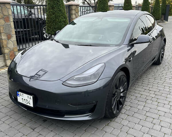 Серый Тесла Модель 3, объемом двигателя 0 л и пробегом 18 тыс. км за 23600 $, фото 5 на Automoto.ua