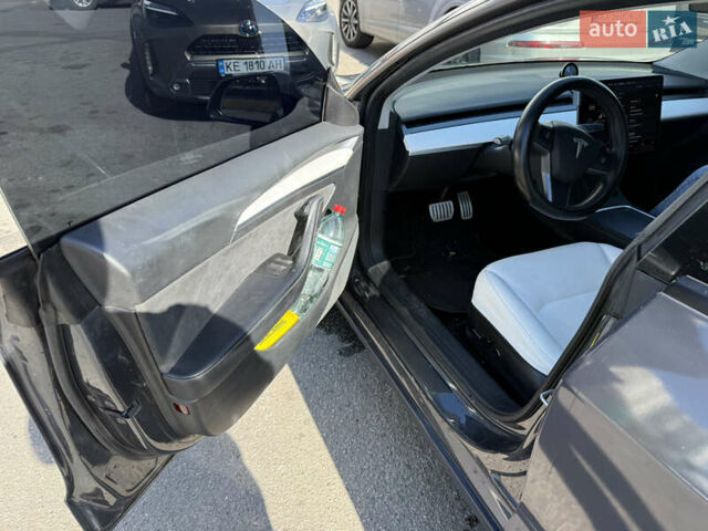 Серый Тесла Модель 3, объемом двигателя 0 л и пробегом 131 тыс. км за 27000 $, фото 23 на Automoto.ua