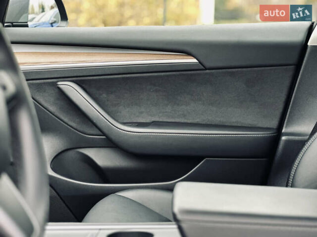 Серый Тесла Модель 3, объемом двигателя 0 л и пробегом 53 тыс. км за 18999 $, фото 31 на Automoto.ua