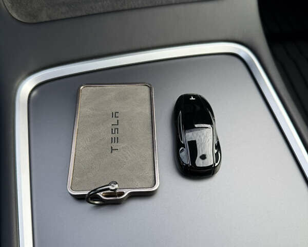 Серый Тесла Модель 3, объемом двигателя 0 л и пробегом 76 тыс. км за 20800 $, фото 29 на Automoto.ua