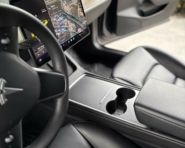 Серый Тесла Модель 3, объемом двигателя 0 л и пробегом 31 тыс. км за 21500 $, фото 18 на Automoto.ua