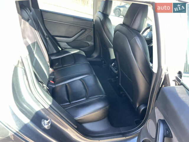 Серый Тесла Модель 3, объемом двигателя 0 л и пробегом 119 тыс. км за 20900 $, фото 8 на Automoto.ua