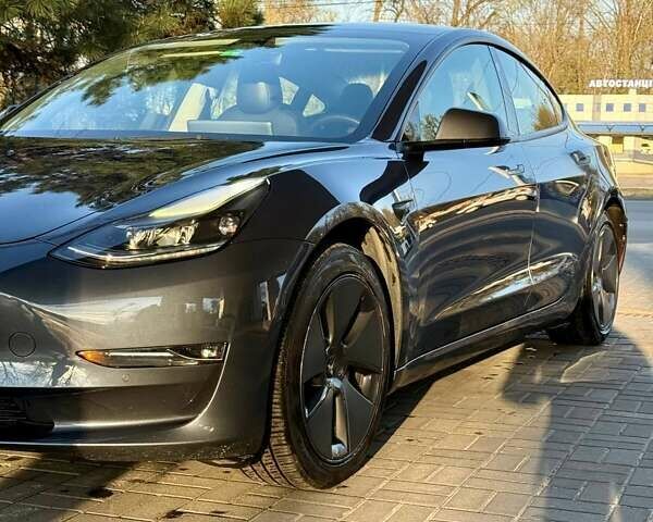 Сірий Тесла Модель 3, об'ємом двигуна 0 л та пробігом 65 тис. км за 20500 $, фото 3 на Automoto.ua
