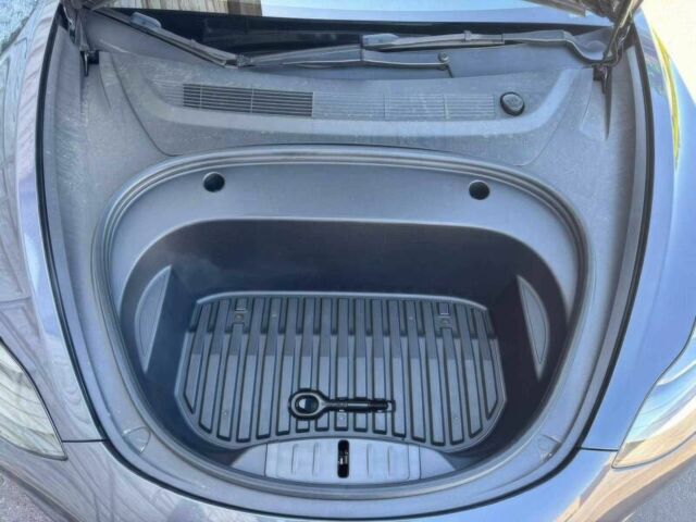 Серый Тесла Модель 3, объемом двигателя 0 л и пробегом 44 тыс. км за 13000 $, фото 7 на Automoto.ua