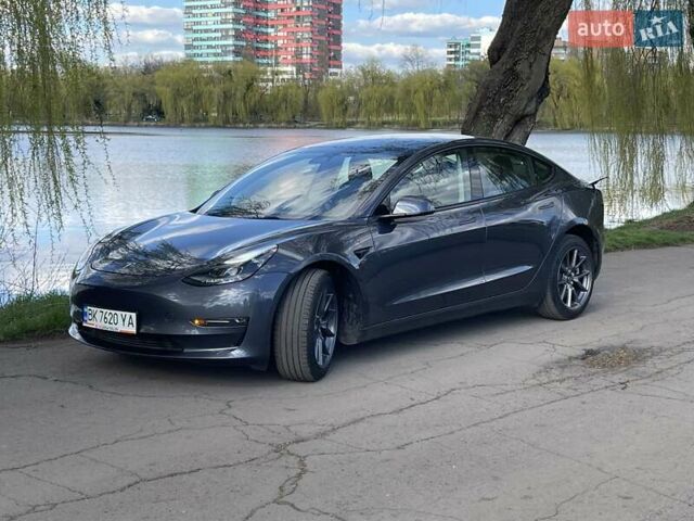 Серый Тесла Модель 3, объемом двигателя 0 л и пробегом 31 тыс. км за 24500 $, фото 6 на Automoto.ua
