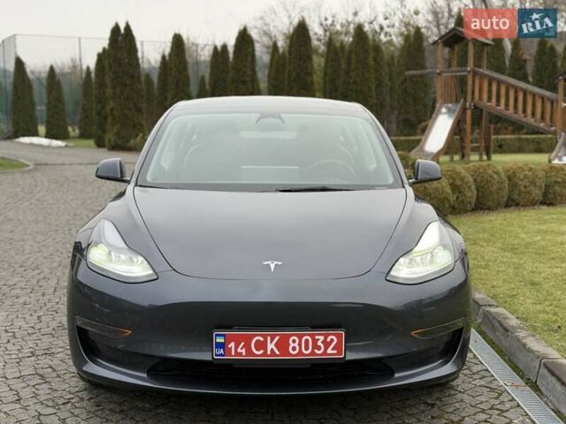 Серый Тесла Модель 3, объемом двигателя 0 л и пробегом 46 тыс. км за 20000 $, фото 3 на Automoto.ua
