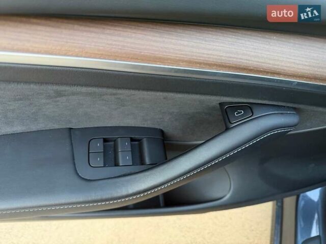 Сірий Тесла Модель 3, об'ємом двигуна 0 л та пробігом 54 тис. км за 22300 $, фото 26 на Automoto.ua