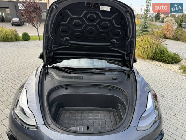 Серый Тесла Модель 3, объемом двигателя 0 л и пробегом 76 тыс. км за 20800 $, фото 27 на Automoto.ua