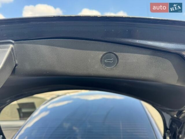 Серый Тесла Модель 3, объемом двигателя 0 л и пробегом 72 тыс. км за 19500 $, фото 13 на Automoto.ua