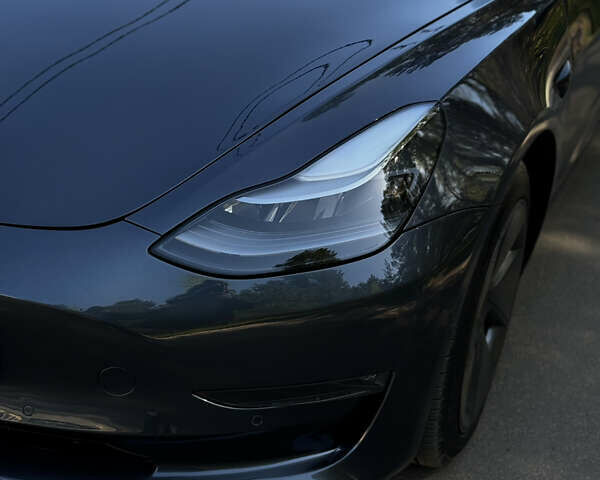 Серый Тесла Модель 3, объемом двигателя 0 л и пробегом 20 тыс. км за 24500 $, фото 7 на Automoto.ua